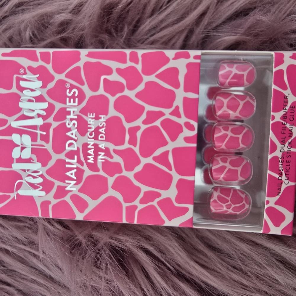 - Red Aspen Pink Giraffe Print Nail Dashes
